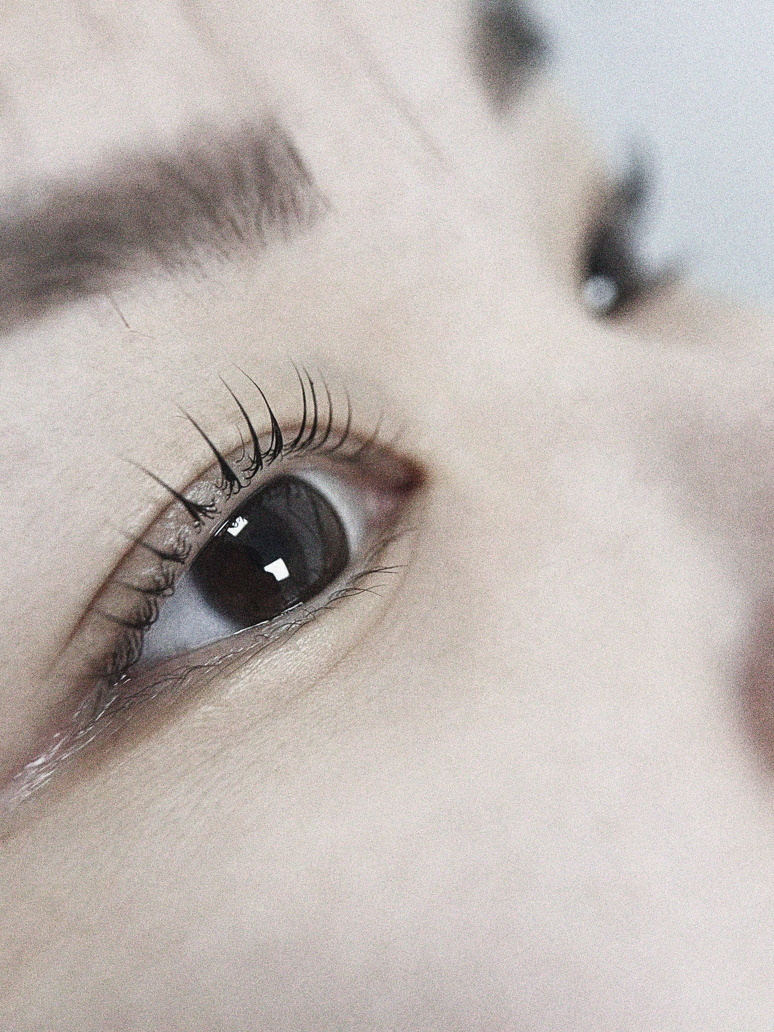 Eyez 睫毛束感精華